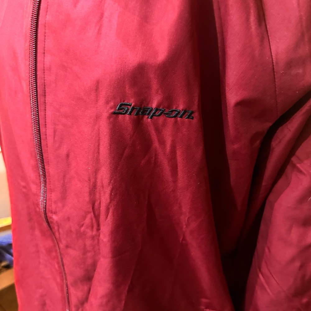 North end snap on windbreaker